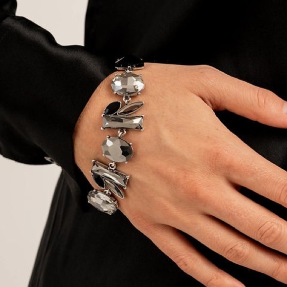 Magnificent Musings - Silver Fashion Fix Jewelry Set - Picture 3 of 5